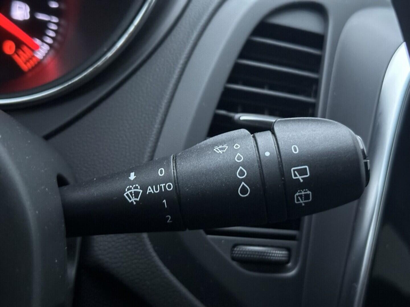 O619V07557_23.webp_CAPTUR Limited 1.3  110 kW automat