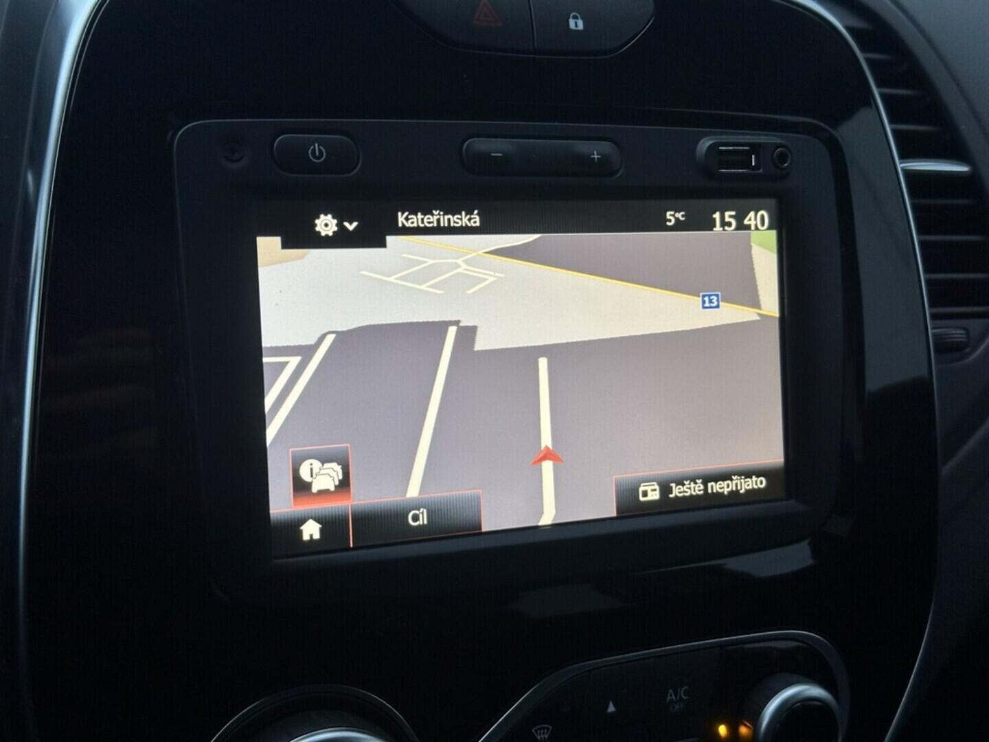 O619V07557_27.webp_CAPTUR Limited 1.3  110 kW automat