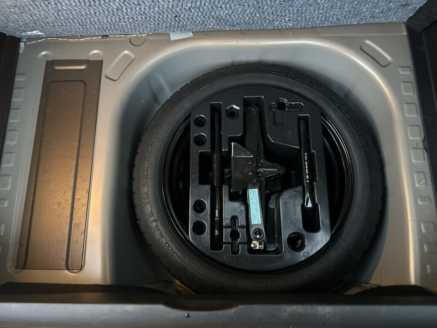 O619V07557_32.webp_CAPTUR Limited 1.3  110 kW automat