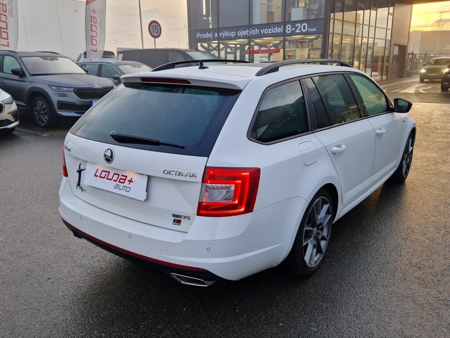O619V07562_11.webp_OCTAVIA RS 2.0 TDI 135 kW automat