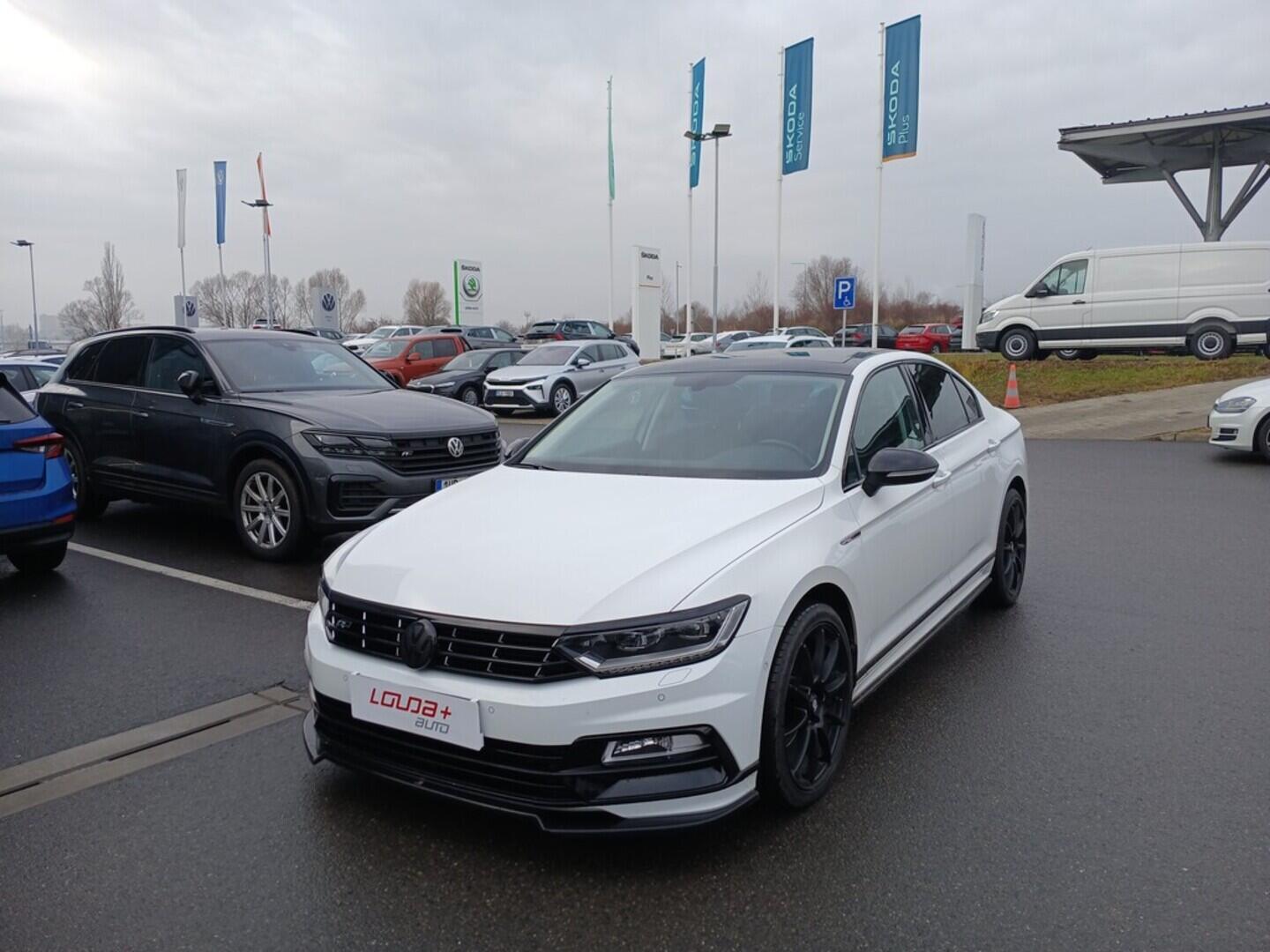 O619V07564_10.webp_PASSAT R-line 2.0 TDI 140 kW automat