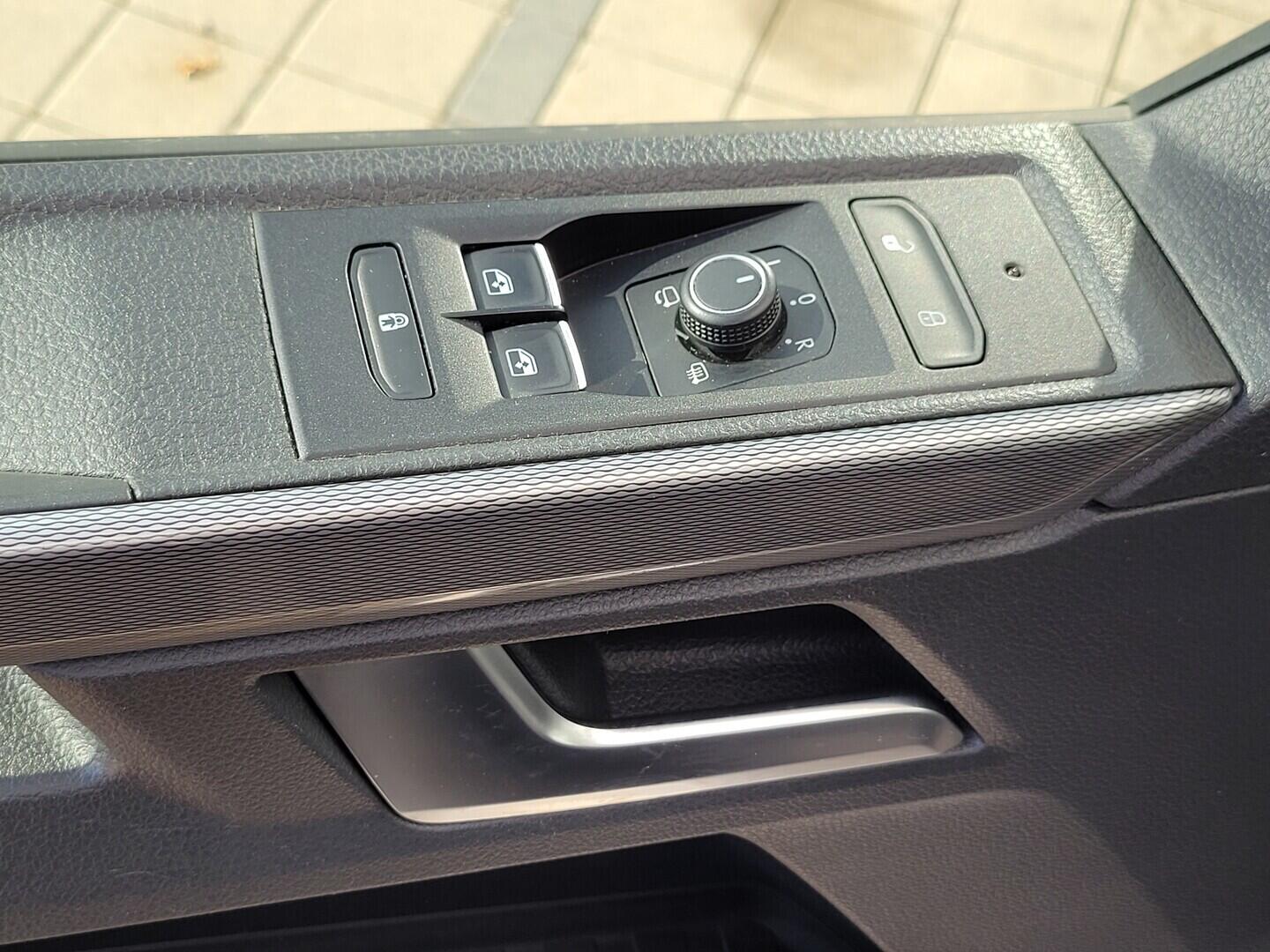 O619V07568_35.webp_MULTIVAN Comfortline 2.0 TDI 110 kW automat, DPH