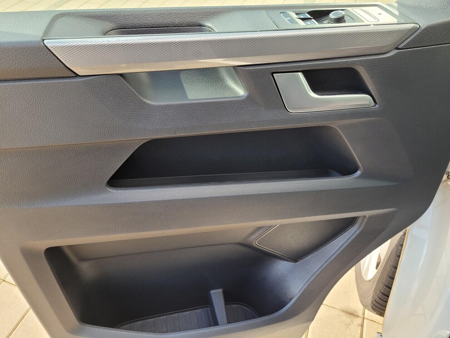 O619V07568_36.webp_MULTIVAN Comfortline 2.0 TDI 110 kW automat, DPH