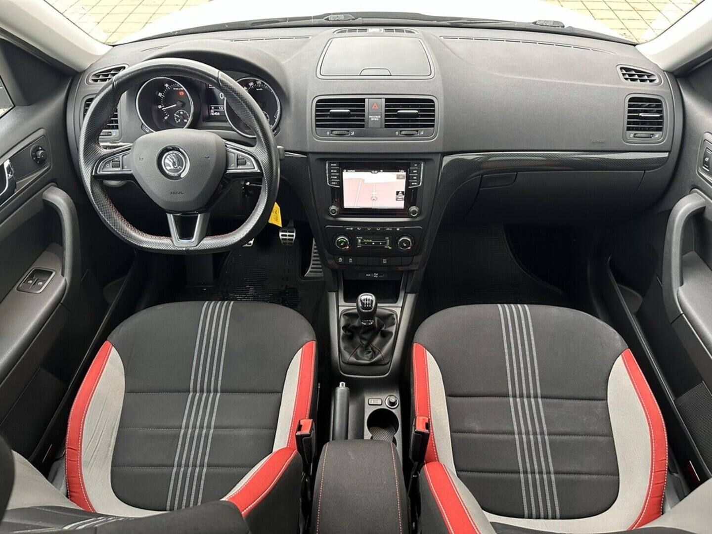 O619V07572_18.webp_YETI Monte Carlo 1.4 TSI 92 kW manuál