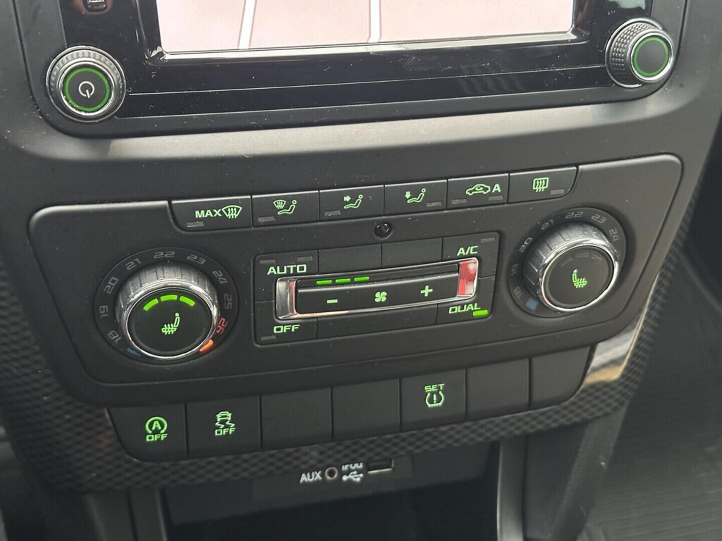 O619V07572_27.webp_YETI Monte Carlo 1.4 TSI 92 kW manuál