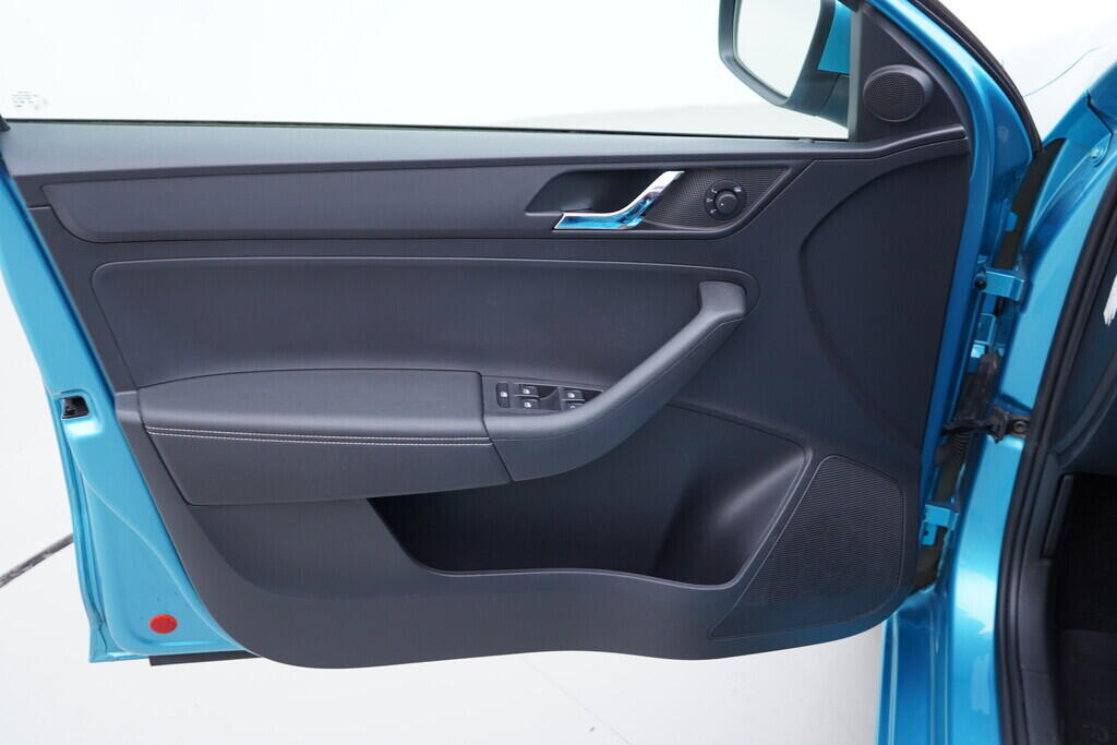 O619V07573_19.webp_RAPID Style 1.4 TSI 92 kW automat