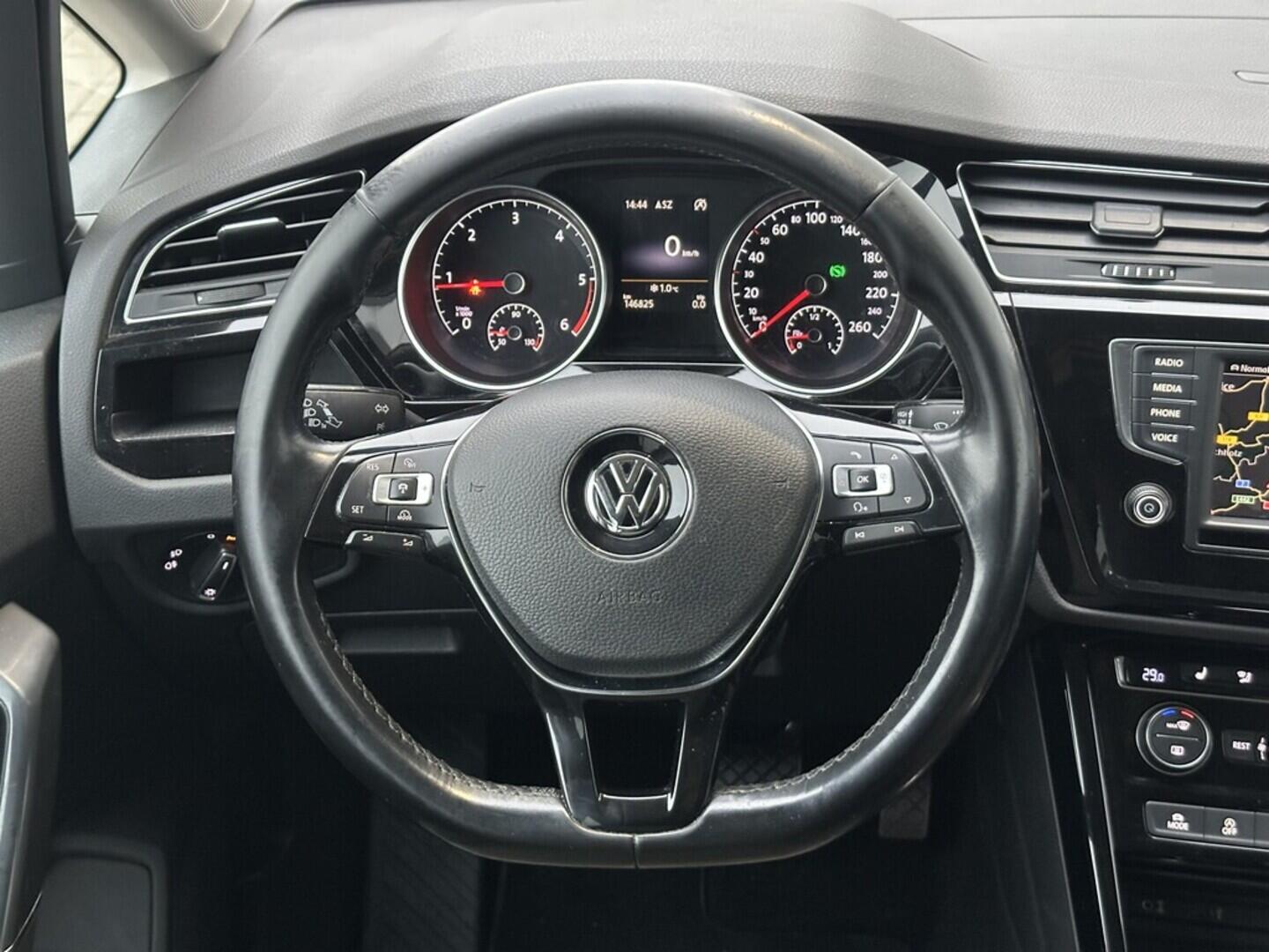 O619V07574_20.webp_TOURAN HIGHLINE 2.0 TDI 110 kW automat, DPH