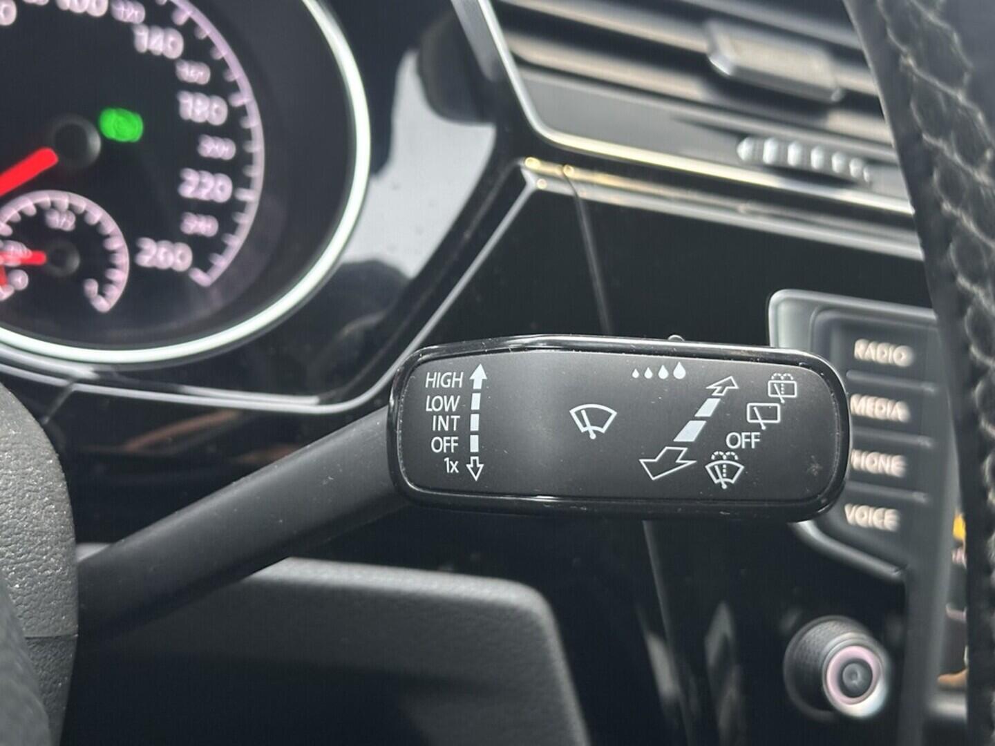 O619V07574_22.webp_TOURAN HIGHLINE 2.0 TDI 110 kW automat, DPH