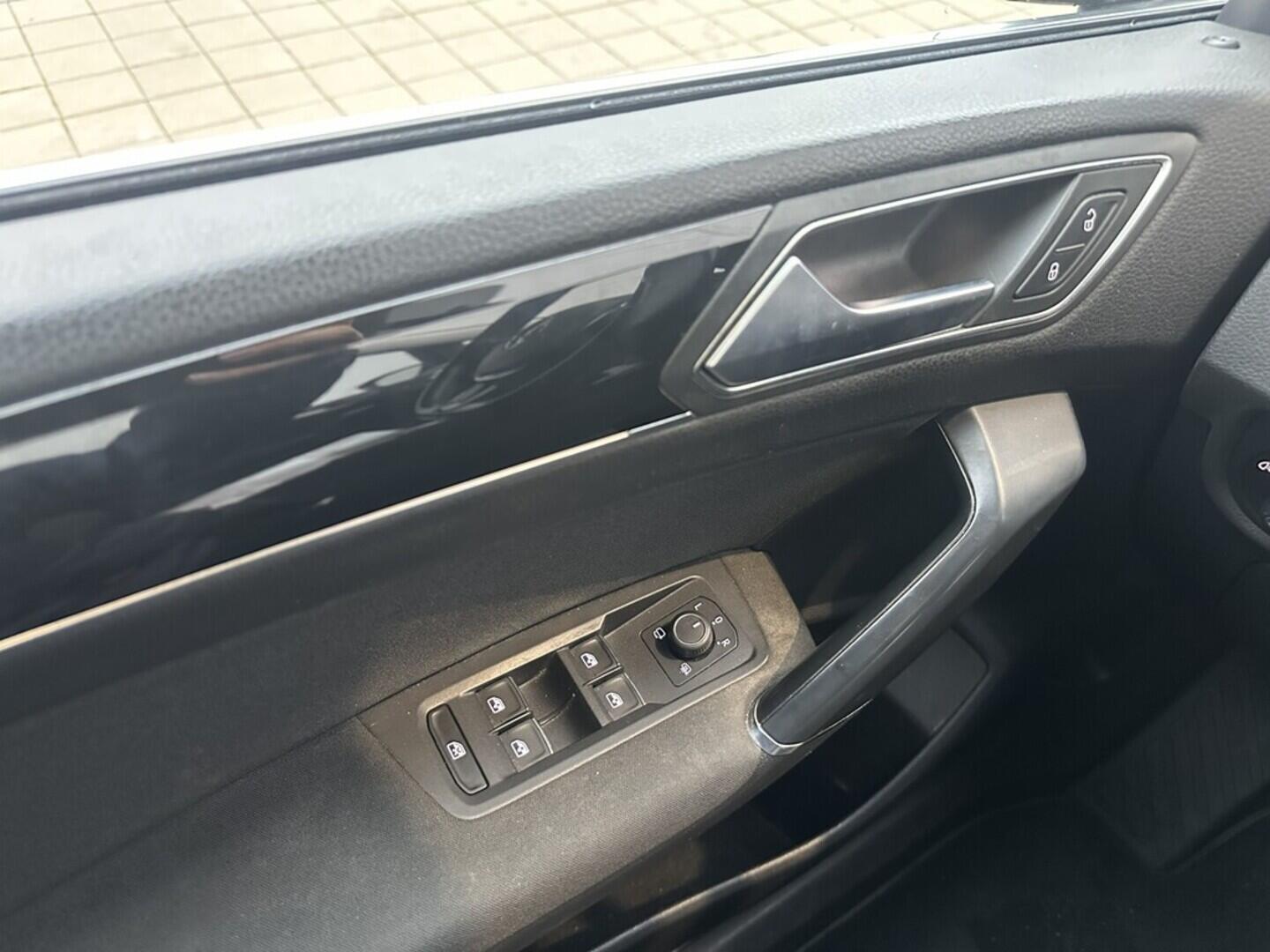 O619V07574_23.webp_TOURAN HIGHLINE 2.0 TDI 110 kW automat, DPH