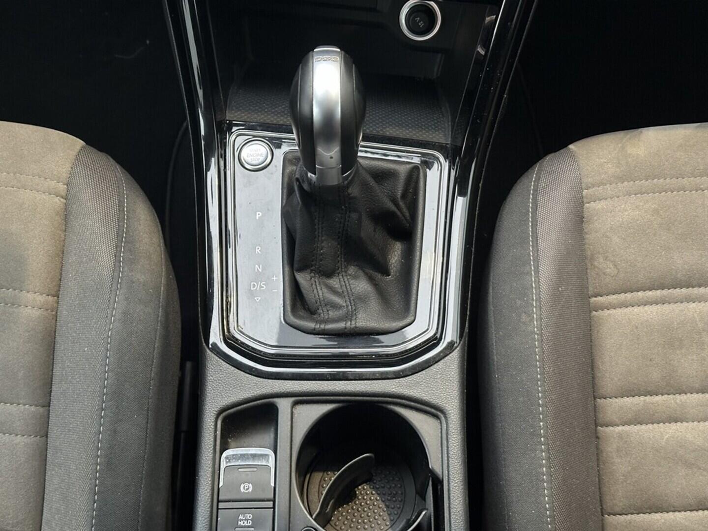 O619V07574_27.webp_TOURAN HIGHLINE 2.0 TDI 110 kW automat, DPH