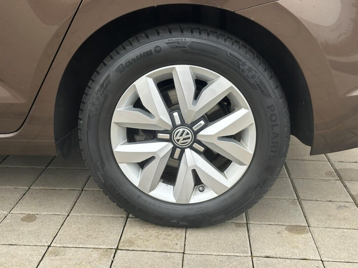 O619V07574_30.webp_TOURAN HIGHLINE 2.0 TDI 110 kW automat, DPH