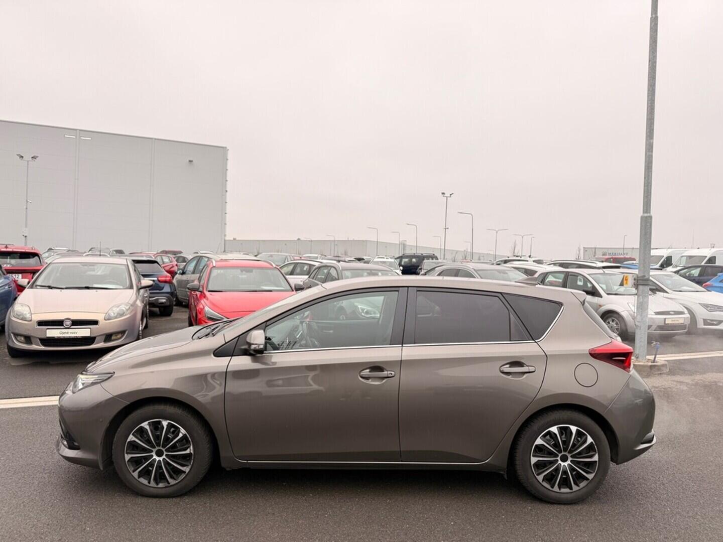 O619V07577_11.webp_AURIS  1.6  97 kW automat