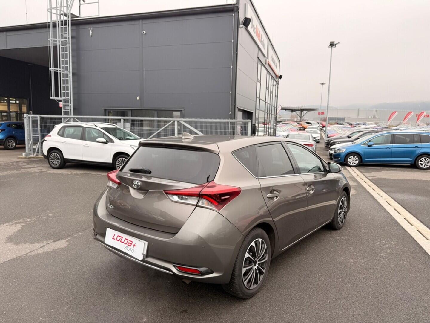 O619V07577_12.webp_AURIS  1.6  97 kW automat