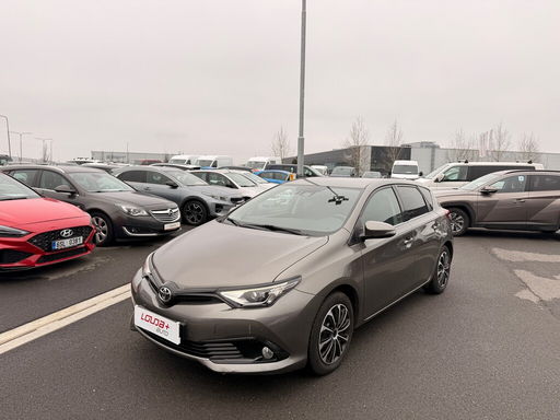 AURIS  1.6  97 kW automat