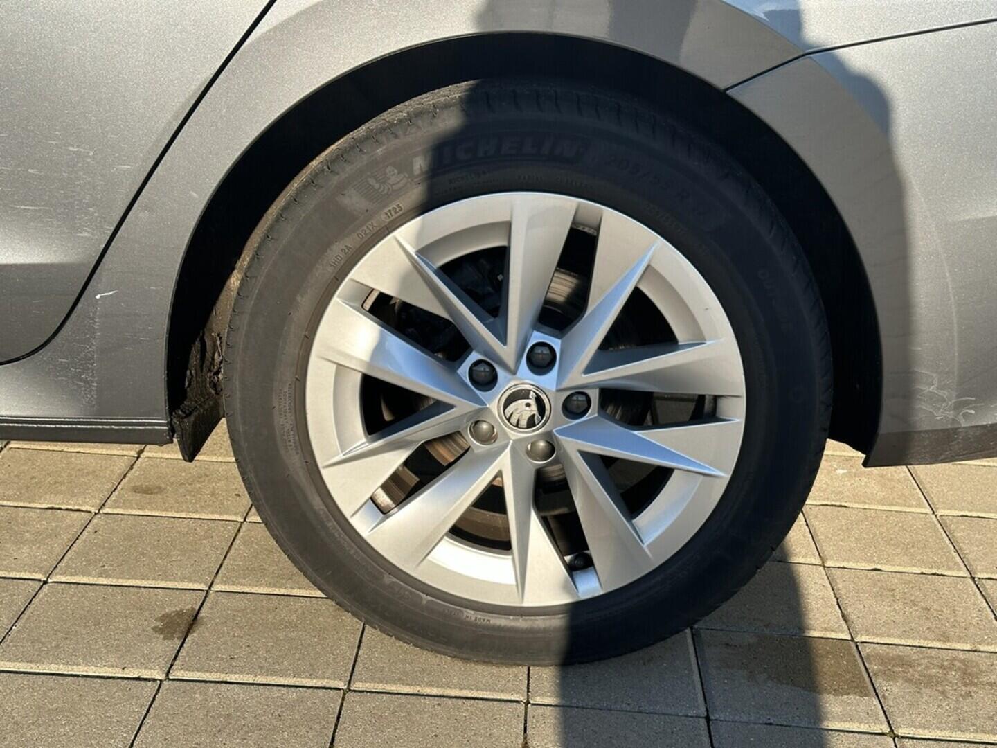 O619V07583_30.webp_OCTAVIA Style 1.5 TSI 110 kW manuál, DPH