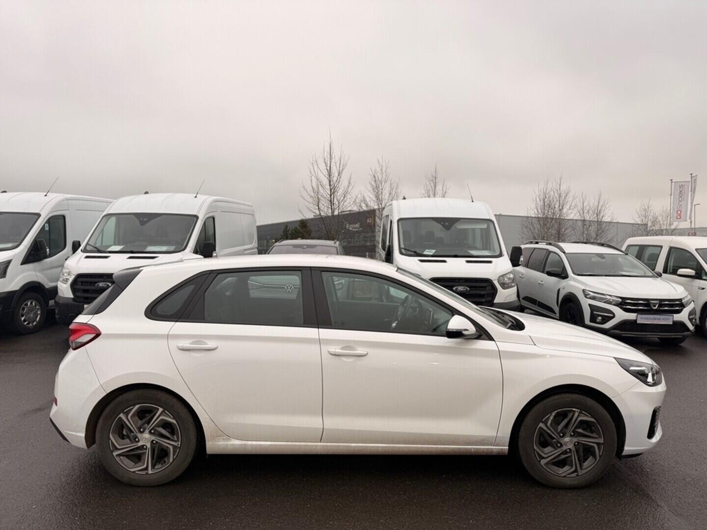 O619V07584_11.webp_I30 comfort 1.5 DPI 81 kW manuál