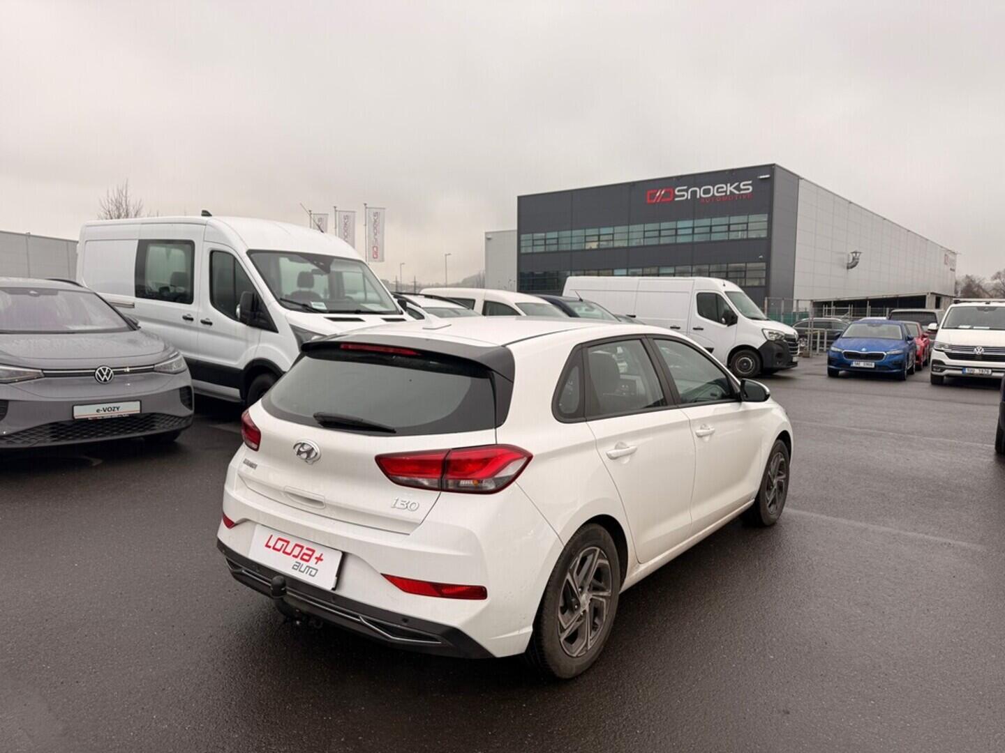 O619V07584_12.webp_I30 comfort 1.5 DPI 81 kW manuál