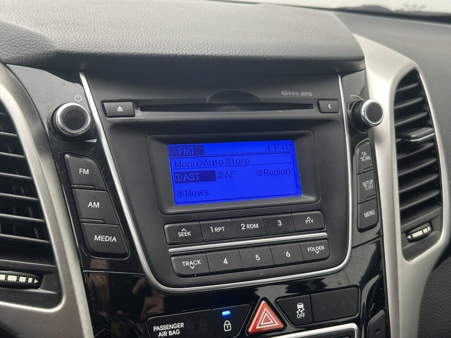 O619V07586_24.webp_I30 Trikolor 1.4 CVVT 73 kW manuál