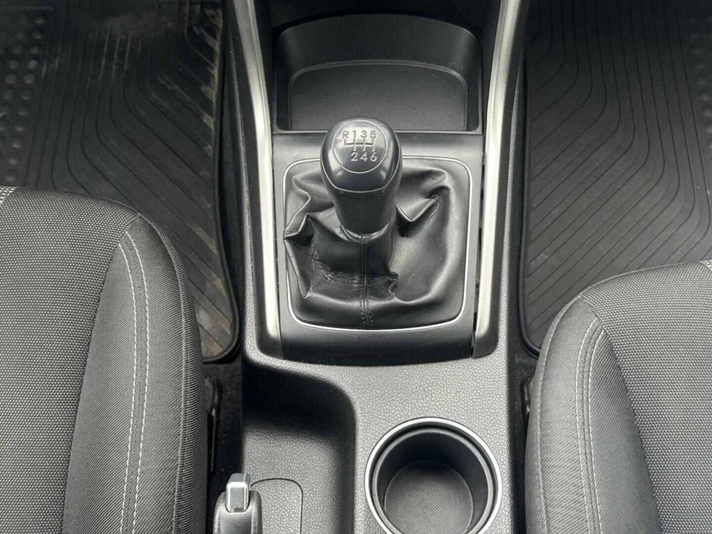 O619V07586_26.webp_I30 Trikolor 1.4 CVVT 73 kW manuál