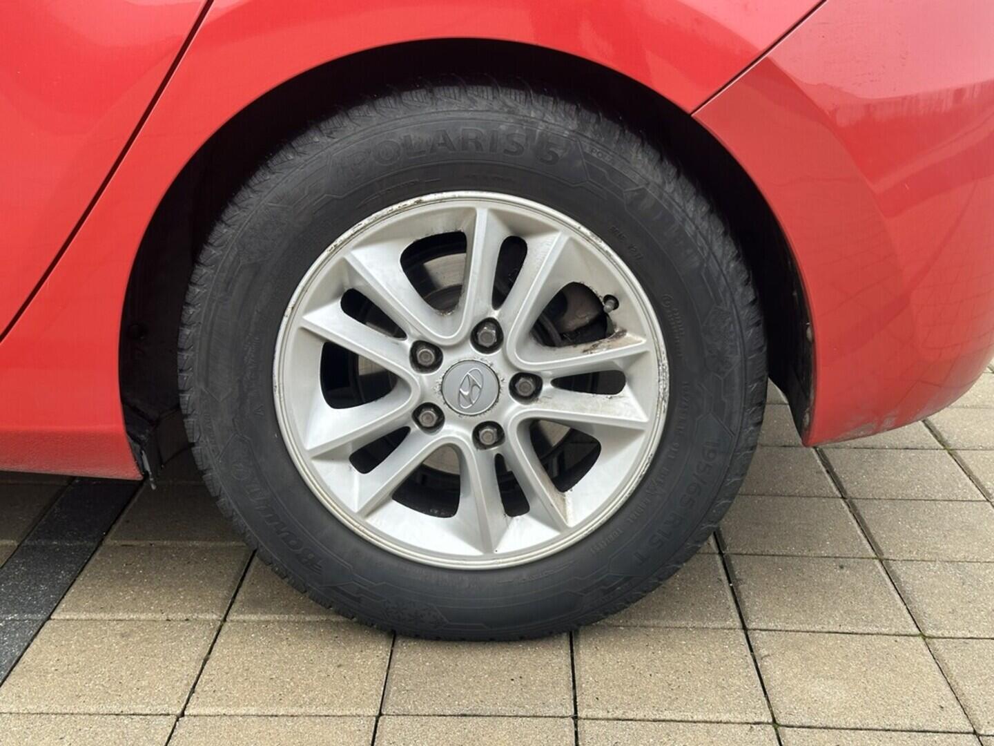 O619V07586_28.webp_I30 Trikolor 1.4 CVVT 73 kW manuál