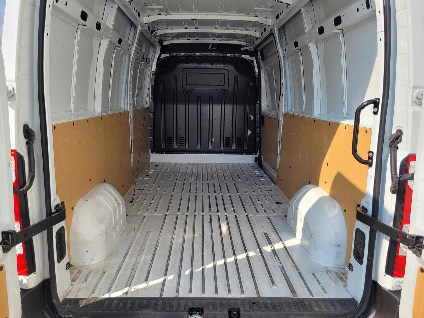 O619V07592_28.webp_MASTER Extra 2.3 DCI 110 kW manuál, DPH