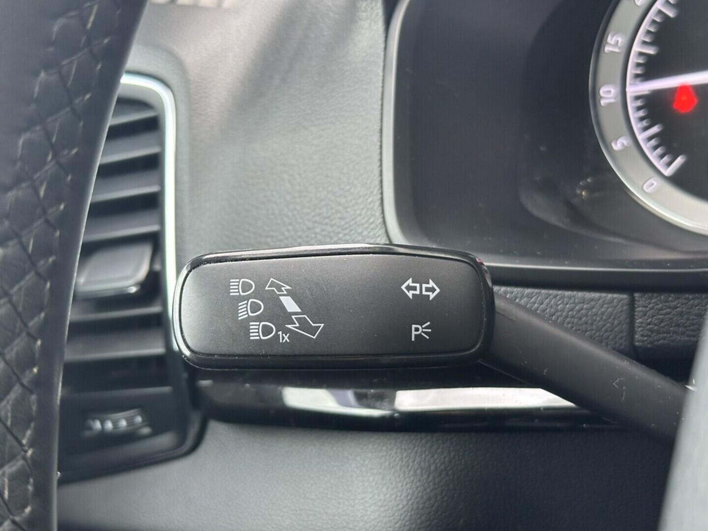 O619V07593_21.webp_KAROQ Style 1.6 TDI 85 kW manuál