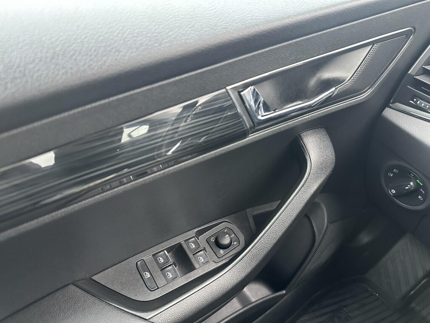 O619V07593_24.webp_KAROQ Style 1.6 TDI 85 kW manuál