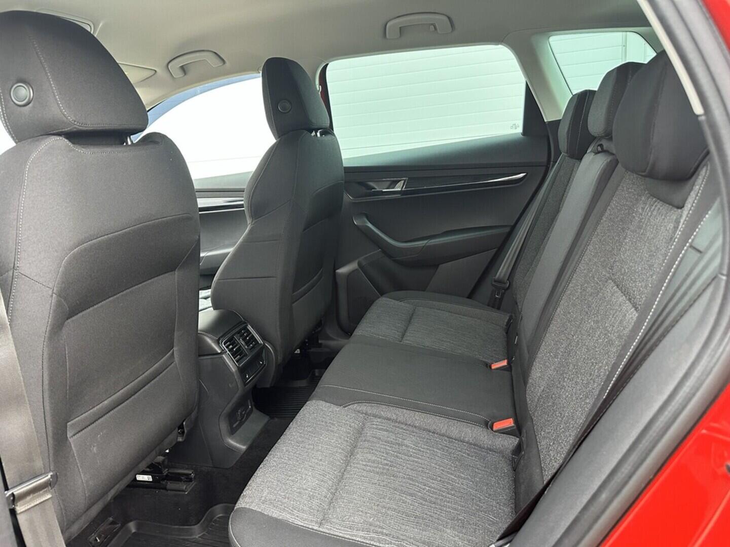 O619V07593_31.webp_KAROQ Style 1.6 TDI 85 kW manuál