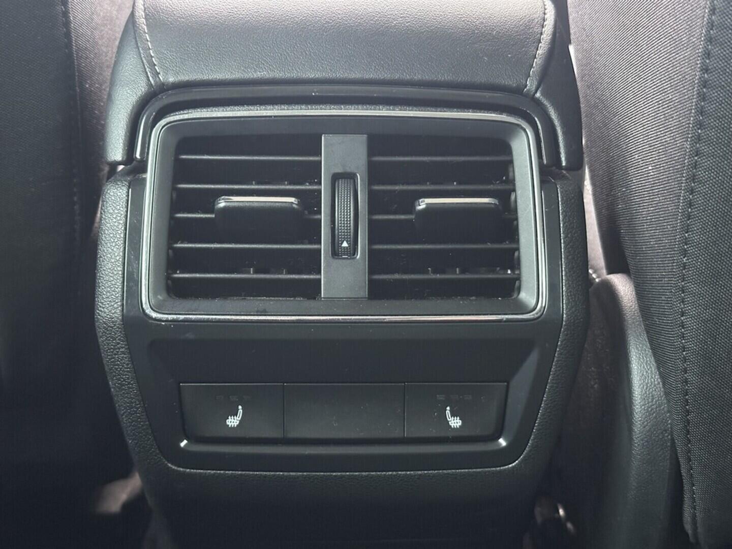 O619V07593_32.webp_KAROQ Style 1.6 TDI 85 kW manuál