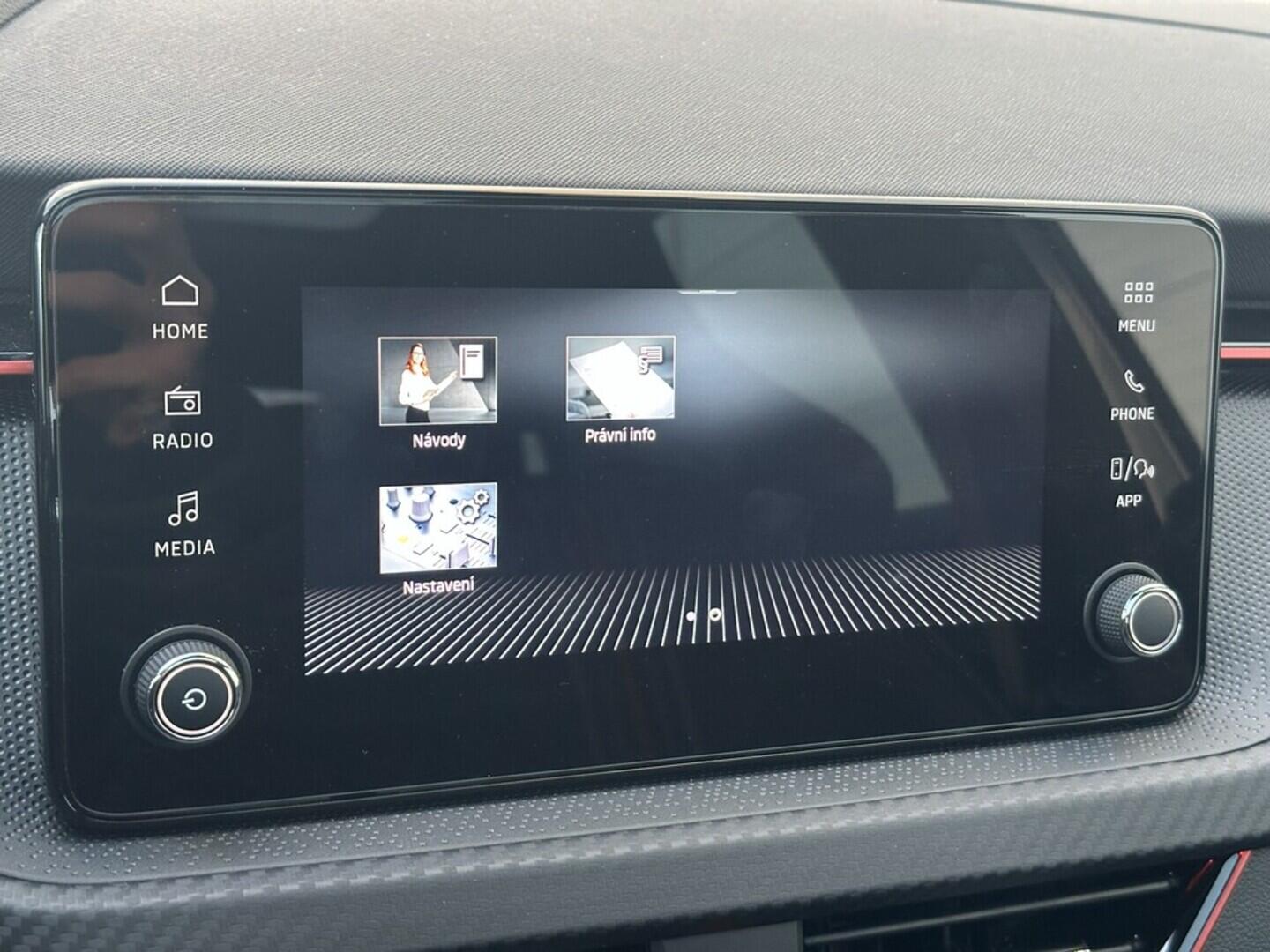 O619V07599_23.webp_KAMIQ Monte Carlo 1.0 TSI 85 kW manuál, DPH