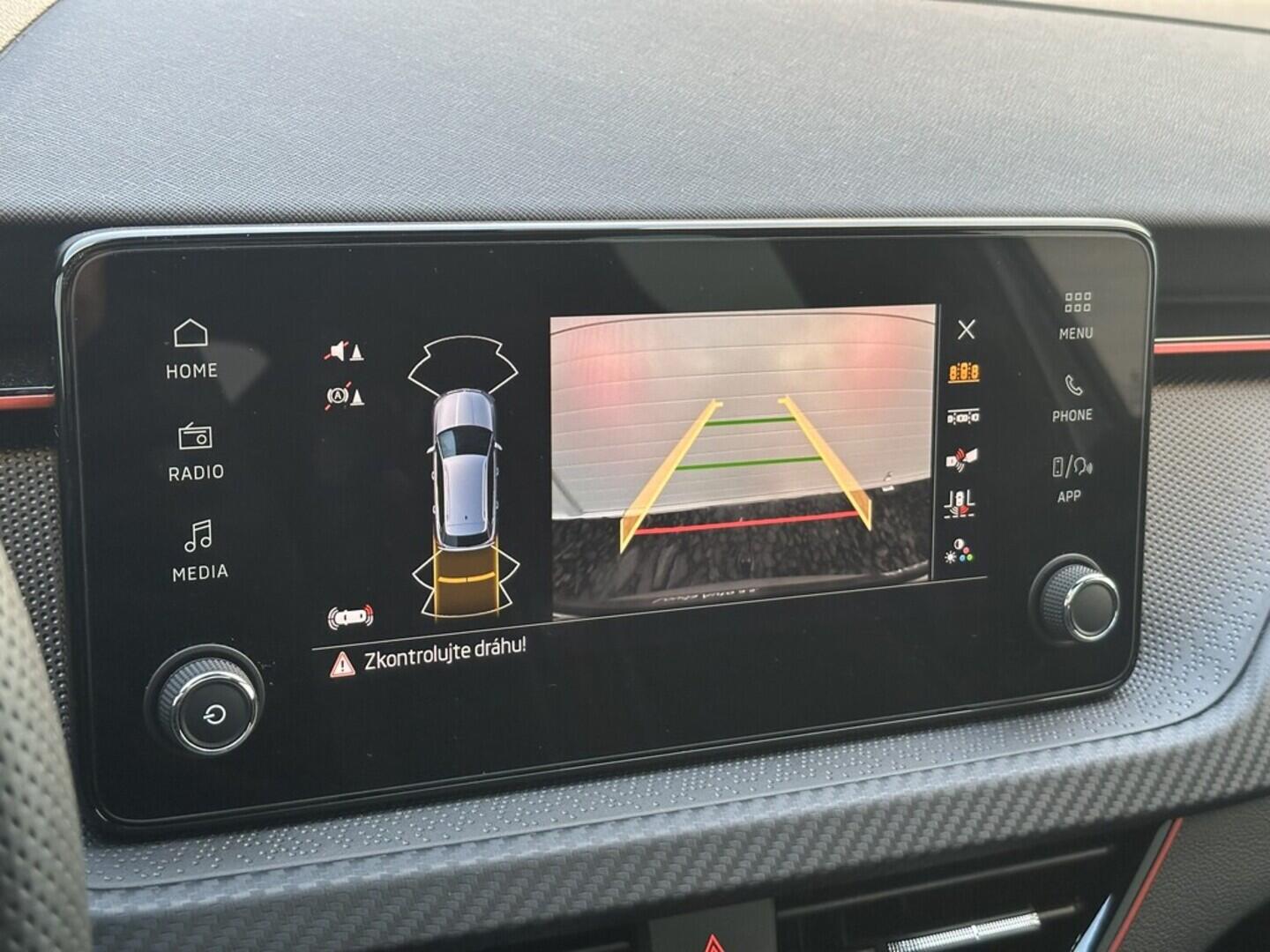 O619V07599_24.webp_KAMIQ Monte Carlo 1.0 TSI 85 kW manuál, DPH