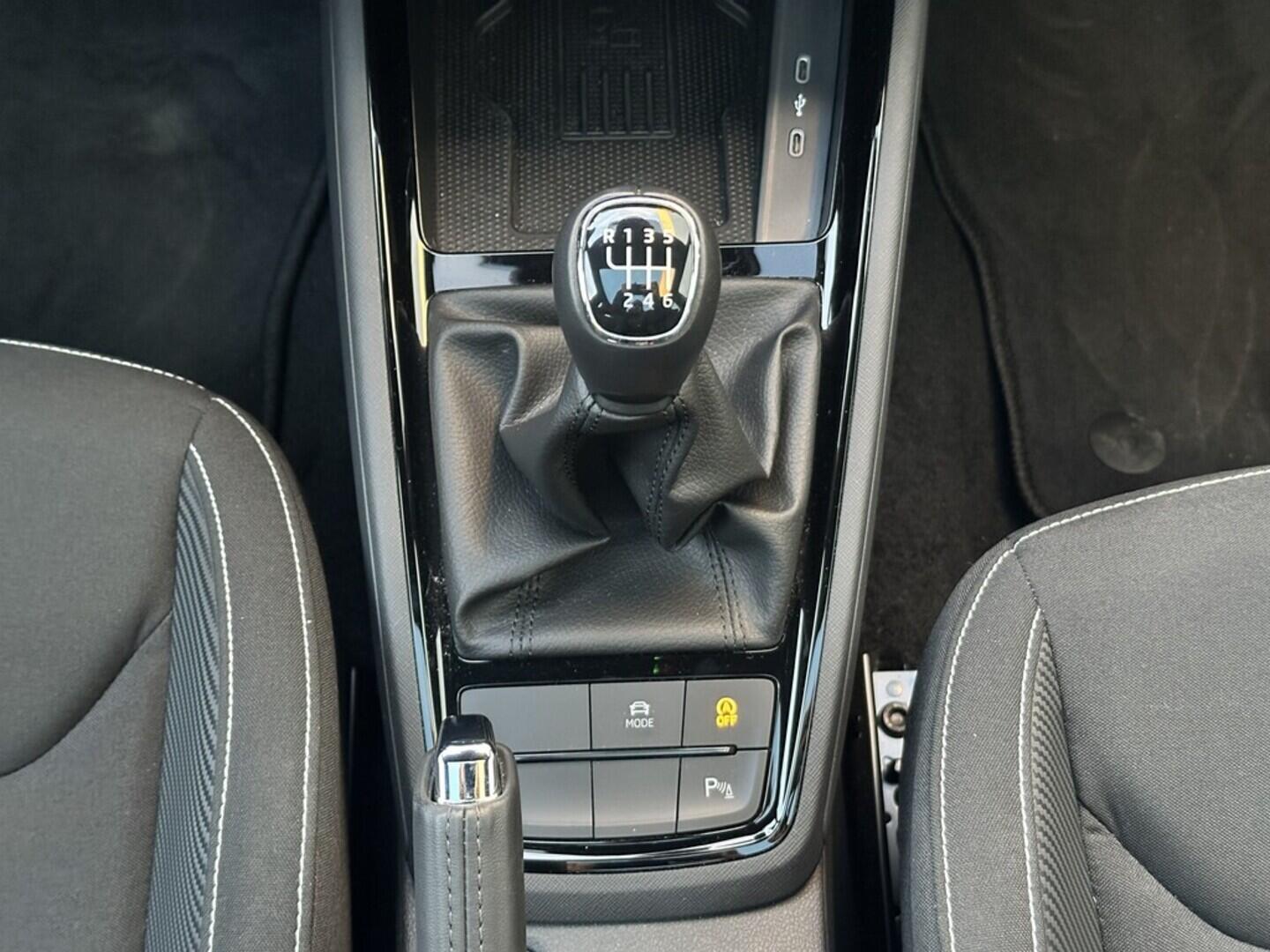 O619V07599_27.webp_KAMIQ Monte Carlo 1.0 TSI 85 kW manuál, DPH