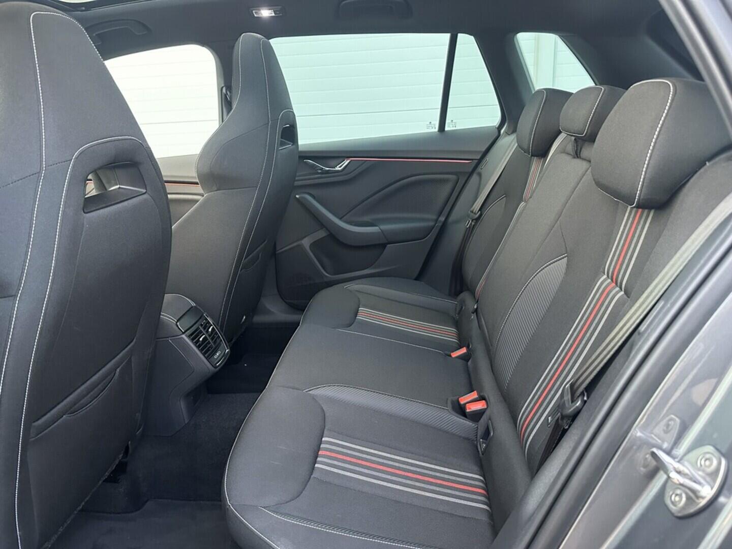 O619V07599_28.webp_KAMIQ Monte Carlo 1.0 TSI 85 kW manuál, DPH