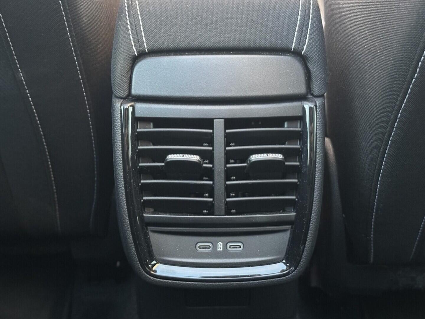 O619V07599_29.webp_KAMIQ Monte Carlo 1.0 TSI 85 kW manuál, DPH