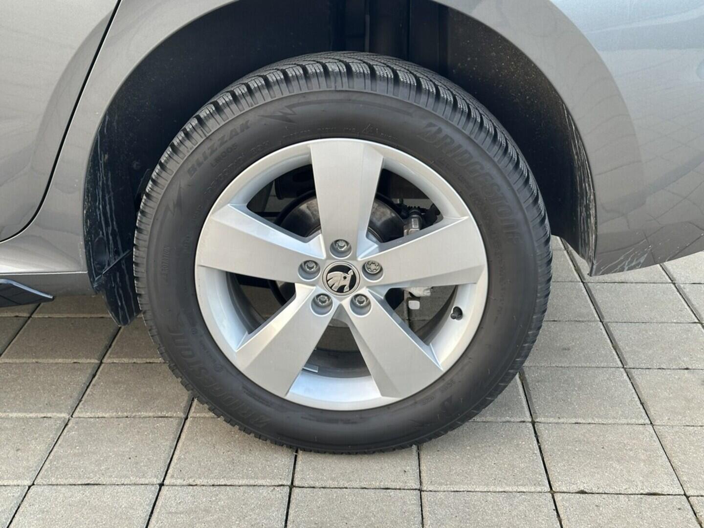 O619V07599_30.webp_KAMIQ Monte Carlo 1.0 TSI 85 kW manuál, DPH