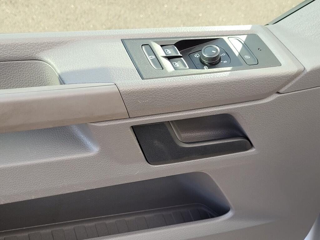 O619V07601_31.webp_CARAVELLE  Comfortline DR 2.0 TDI 110 kW automat, DPH