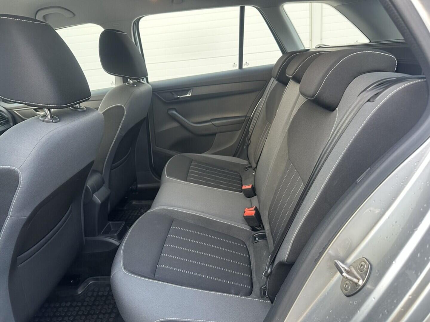 O619V07604_30.webp_FABIA Style Plus 1.0 TSI 81 kW manuál, DPH