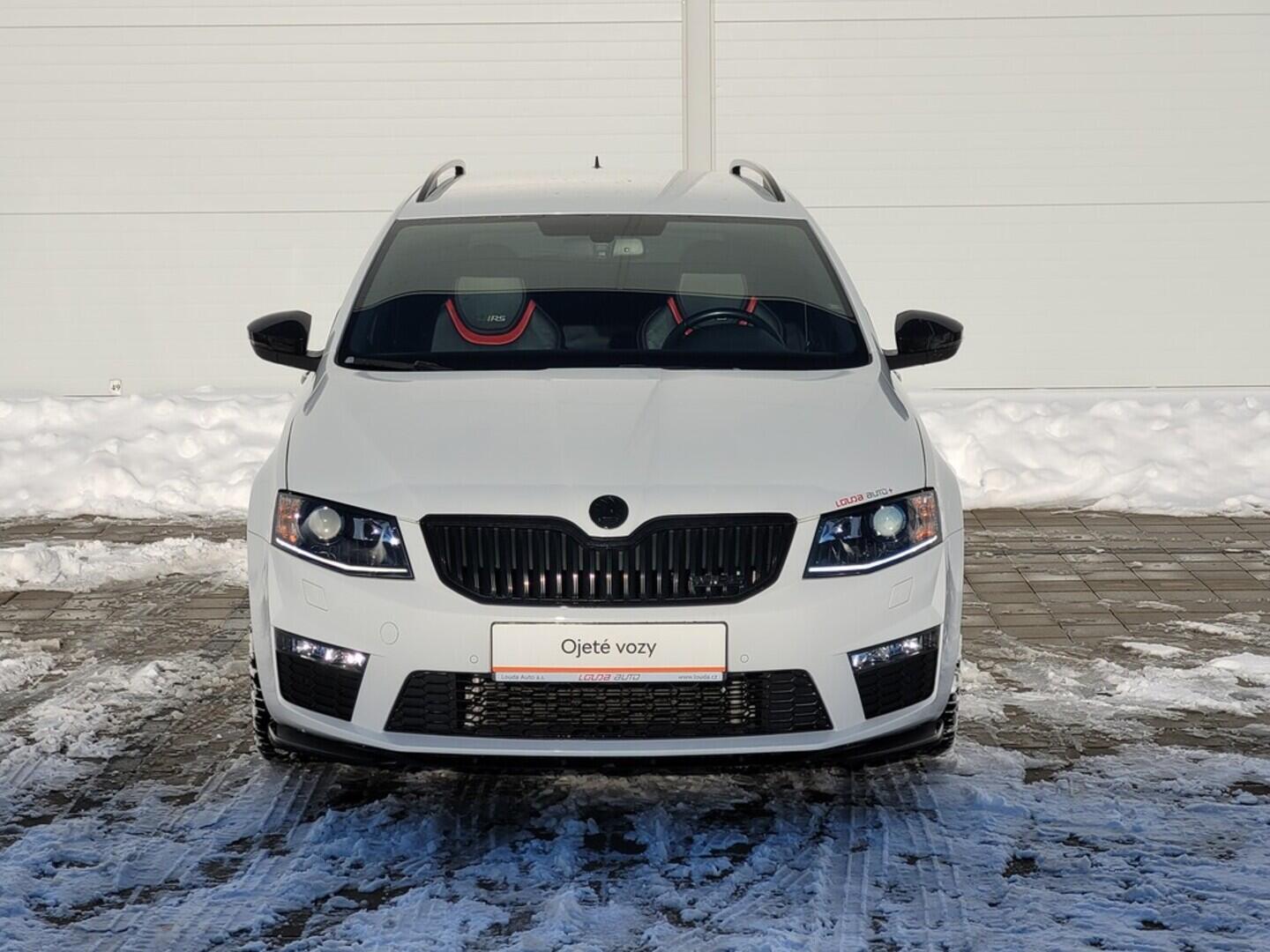 O619V07606_11.webp_OCTAVIA RS 230 2.0 TSI 169 kW manuál