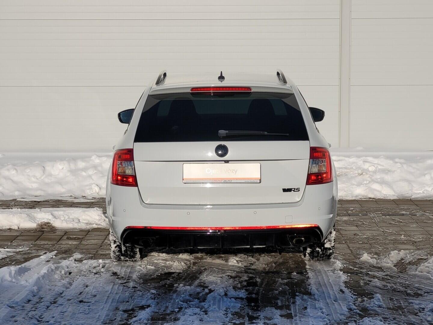 O619V07606_15.webp_OCTAVIA RS 230 2.0 TSI 169 kW manuál