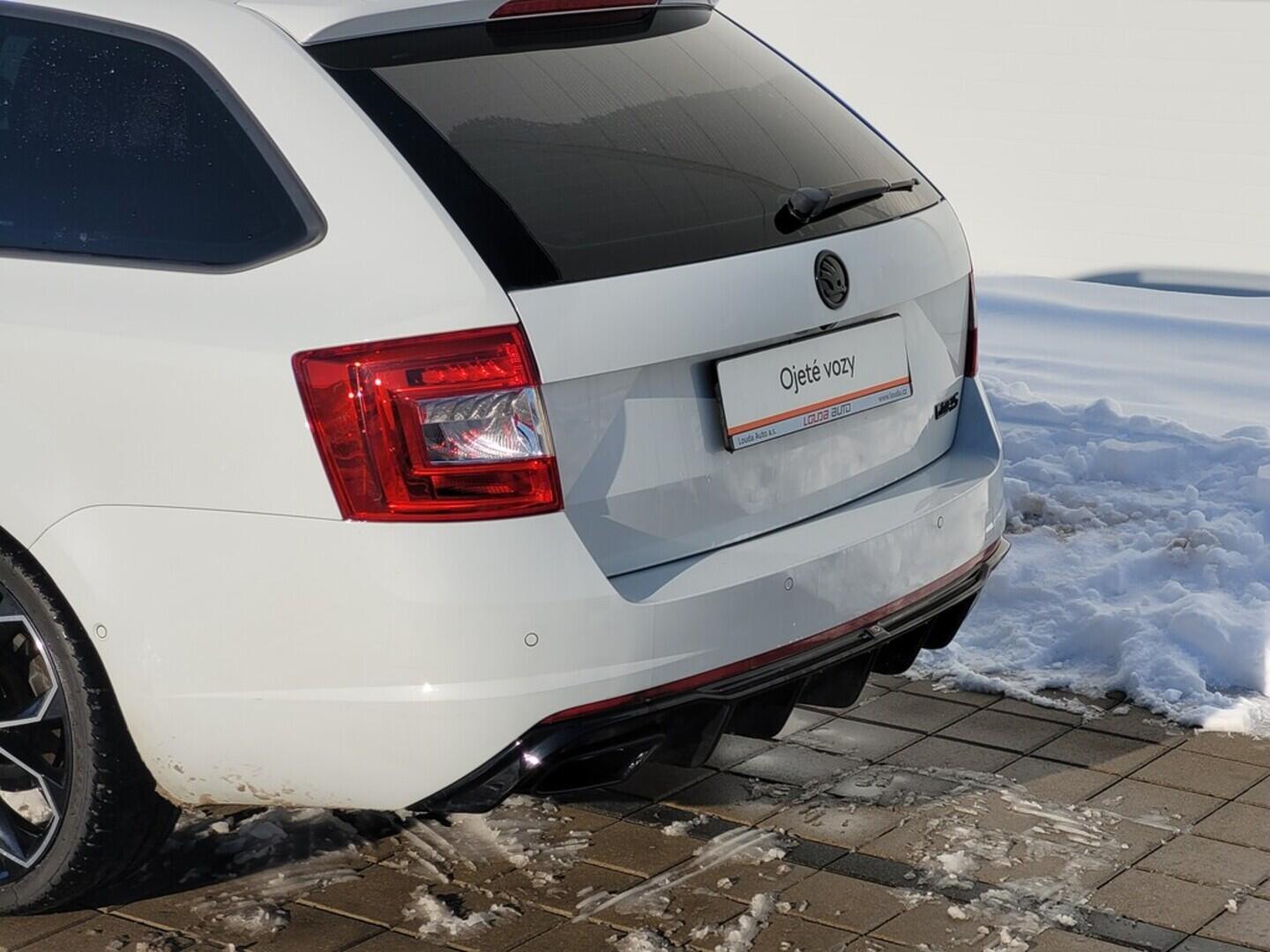 O619V07606_32.webp_OCTAVIA RS 230 2.0 TSI 169 kW manuál