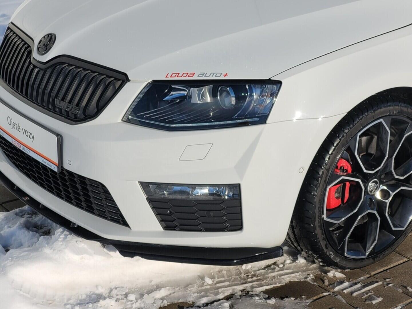 O619V07606_34.webp_OCTAVIA RS 230 2.0 TSI 169 kW manuál