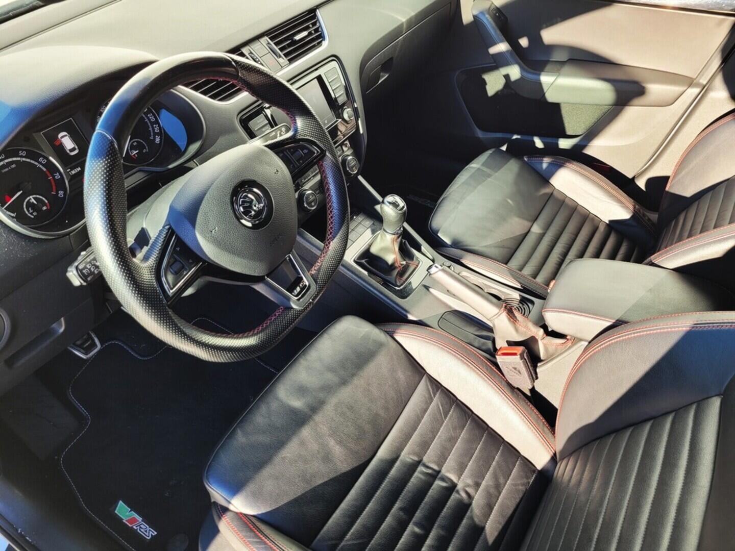 O619V07606_36.webp_OCTAVIA RS 230 2.0 TSI 169 kW manuál