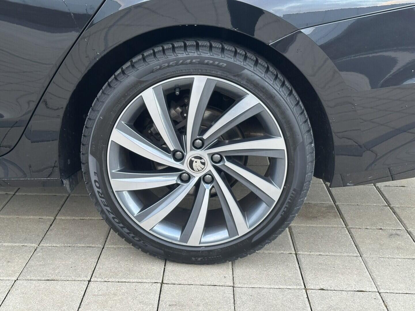 O619V07607_31.webp_OCTAVIA SportLine 2.0 TDI 110 kW automat, DPH