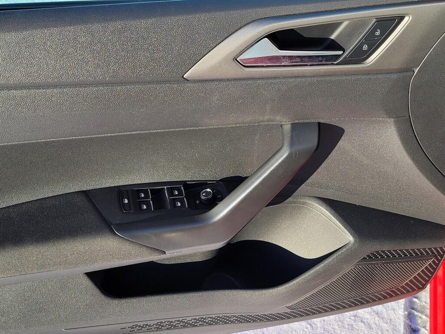 O619V07608_28.webp_POLO COMFORTLINE 1.0 TSI 70 kW manuál, DPH