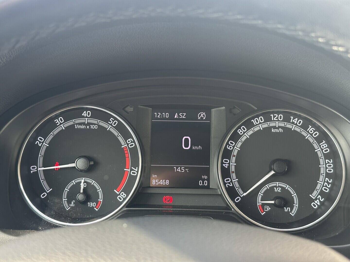 O619V07609_19.webp_RAPID Style 1.0 TSI 70 kW manuál