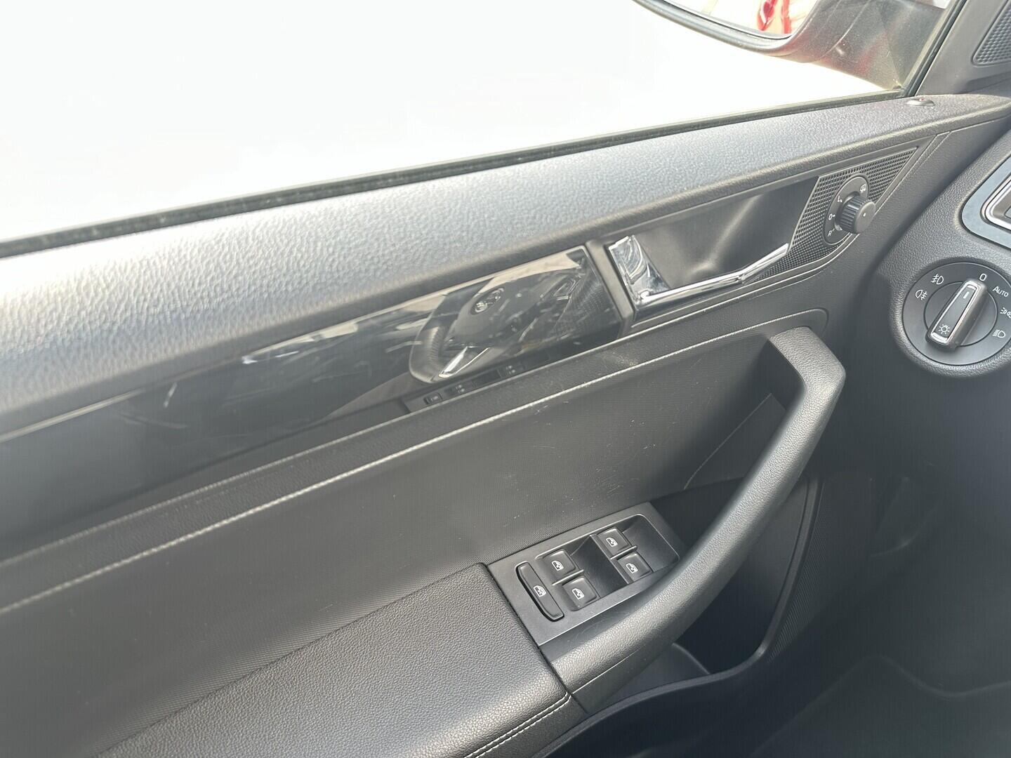 O619V07609_23.webp_RAPID Style 1.0 TSI 70 kW manuál