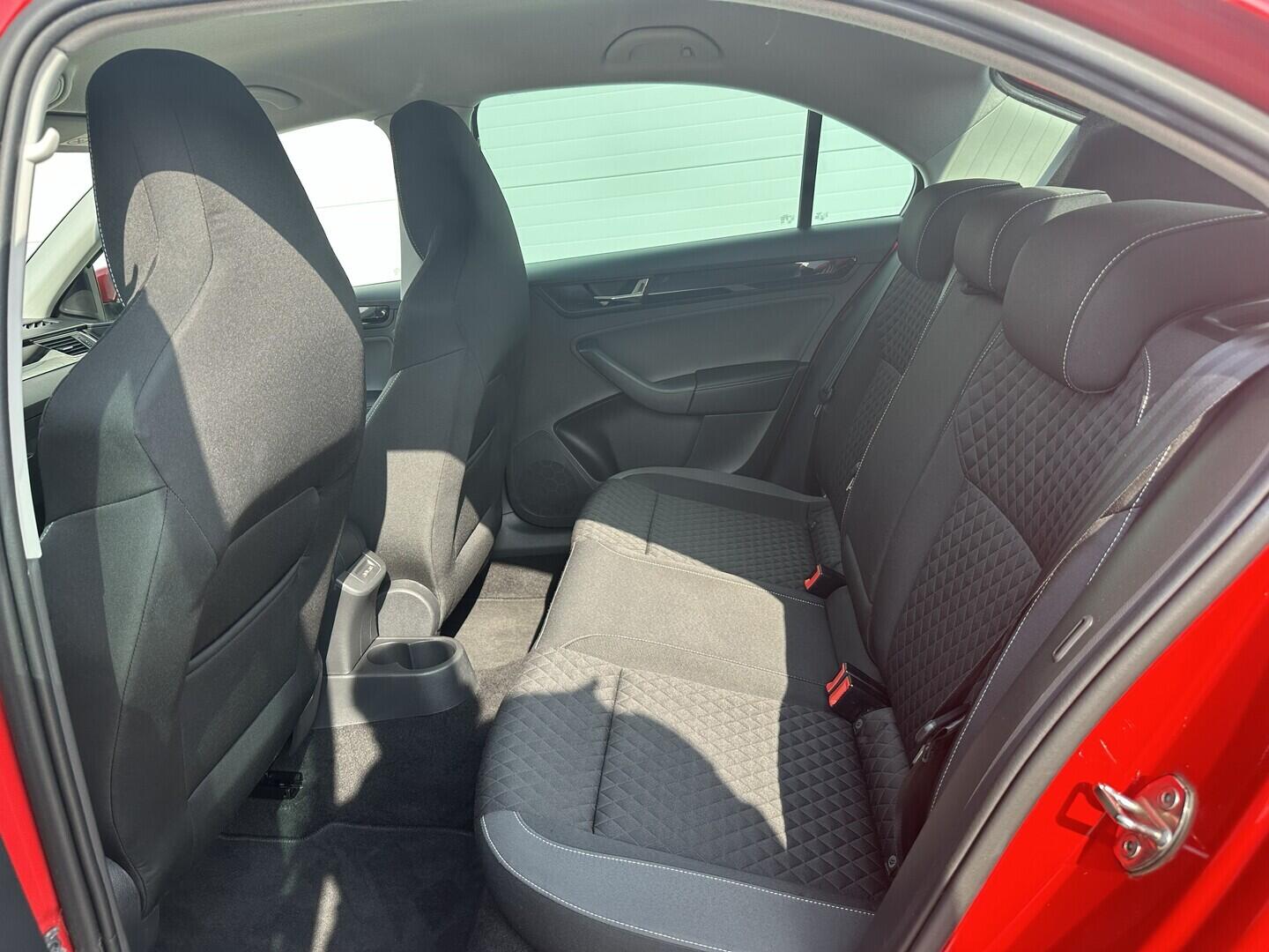 O619V07609_28.webp_RAPID Style 1.0 TSI 70 kW manuál