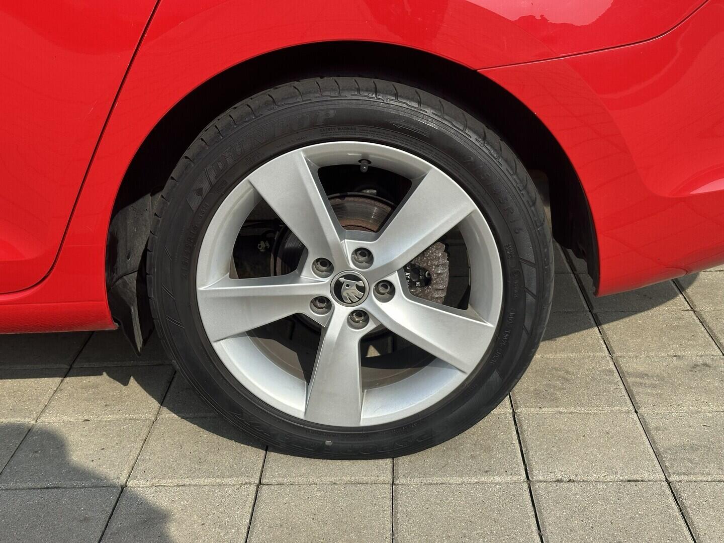 O619V07609_30.webp_RAPID Style 1.0 TSI 70 kW manuál