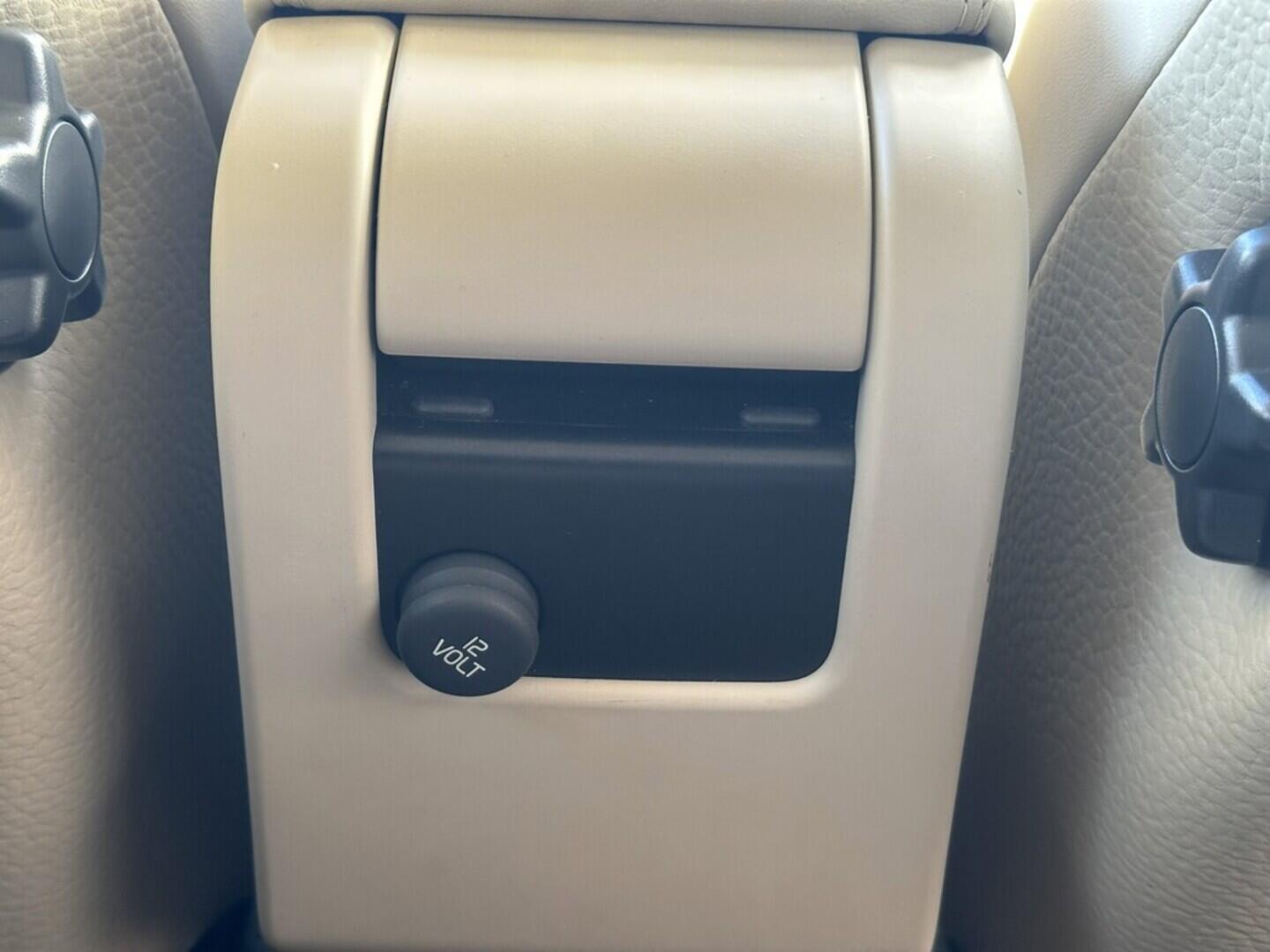 O619V07610_28.webp_S60 Momentum 2.4  158 kW automat, DPH