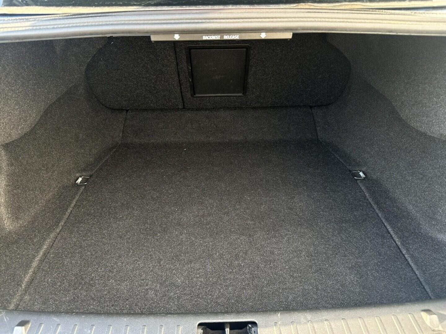 O619V07610_30.webp_S60 Momentum 2.4  158 kW automat, DPH